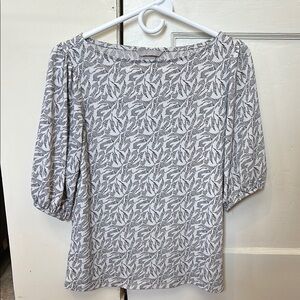 H&M Gray Puff Sleeve Blouse Relaxed Fit Work Shirt Print Half Length Sleeve